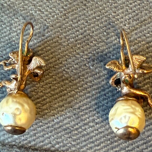 Vintage SS Rose Gold Seated Angel Earring w/ Fresh Water Pearl Italy - Picture 3 of 4